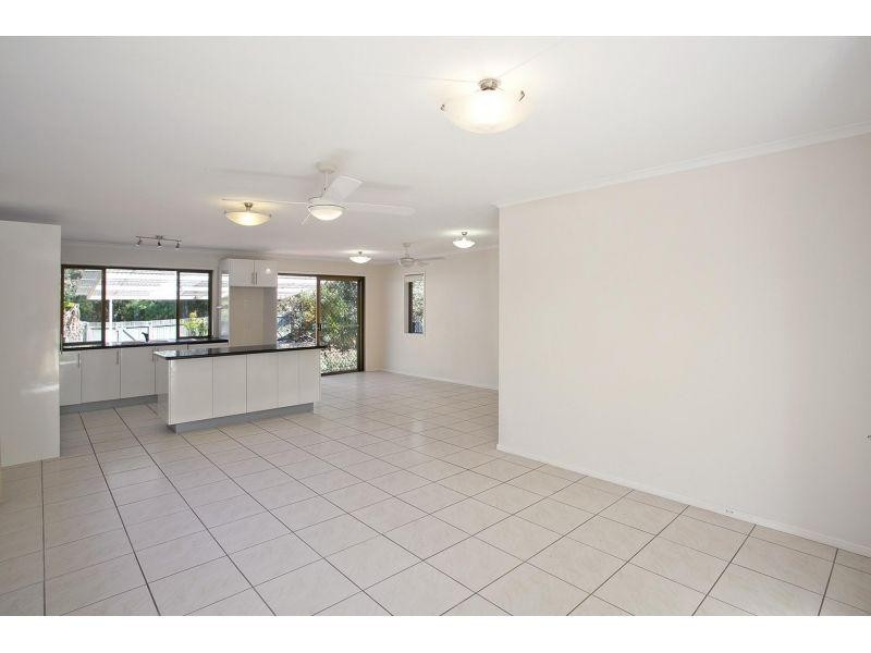 16 Wantima Street, Noosa Heads QLD 4567