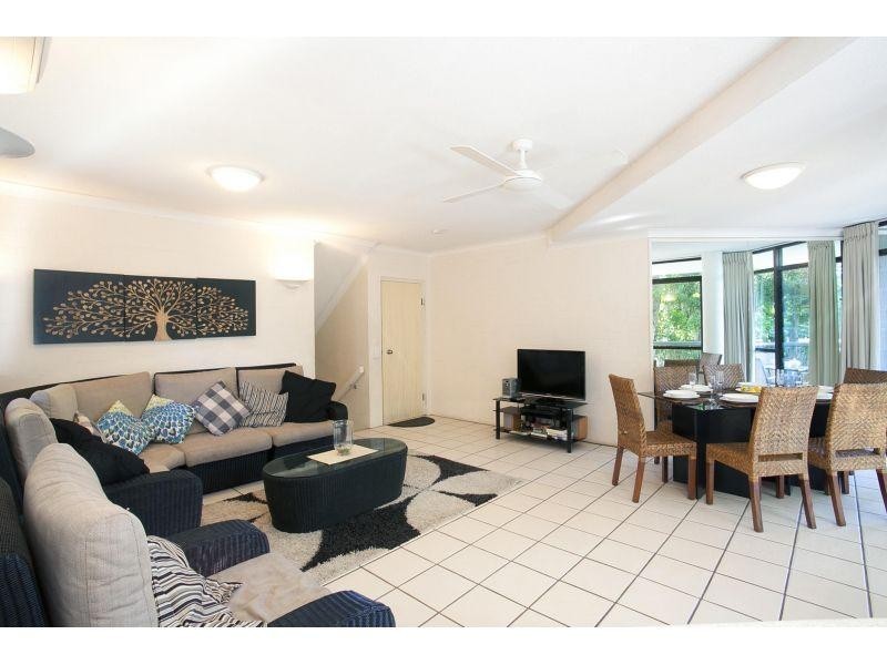 1/70 Upper Hastings Street, Little Cove QLD 4567