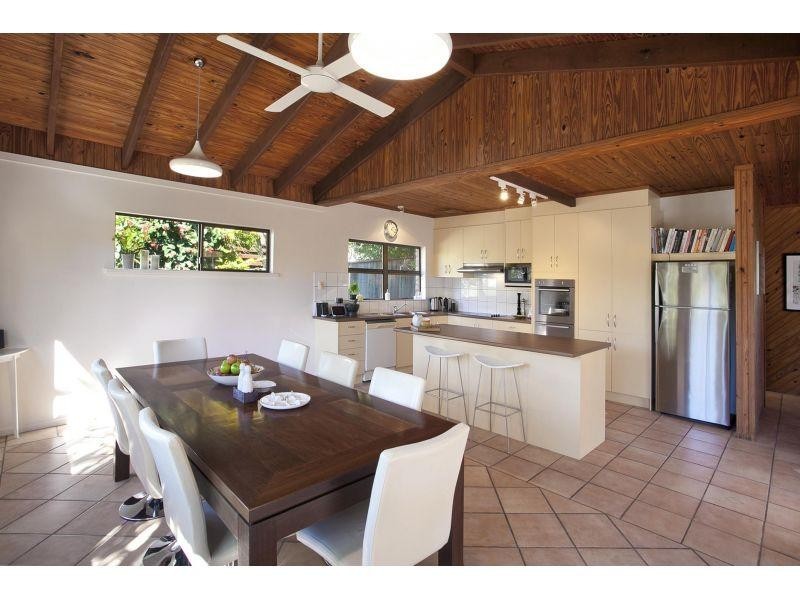 18 Toulambi Street, Noosa Heads QLD 4567