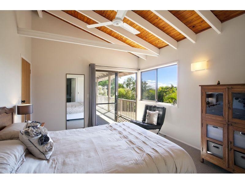 18 Toulambi Street, Noosa Heads QLD 4567