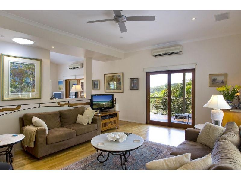 68 Wollomia Way, Sunrise Beach QLD 4567