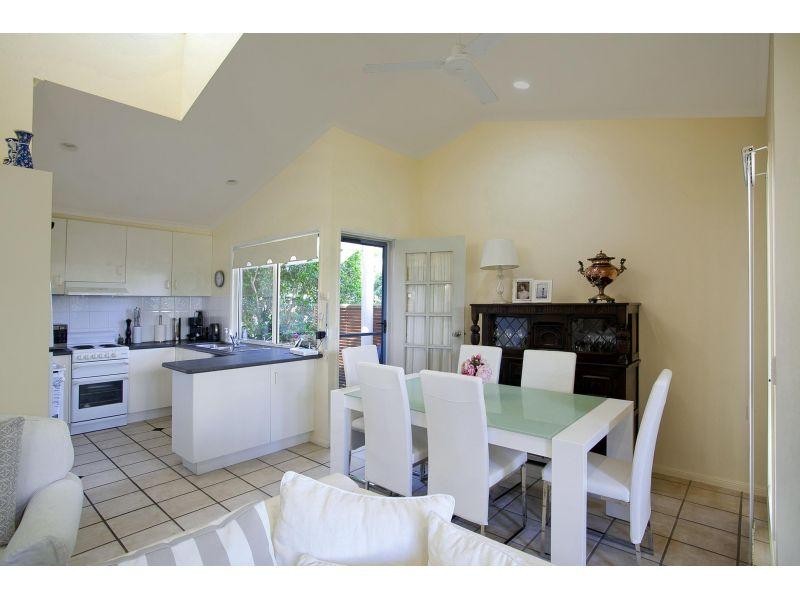 2/34 James Street, Noosaville QLD 4566