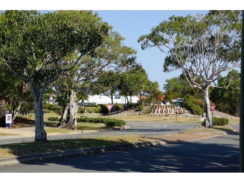 15 Riverbreeze Avenue, Noosa Waters QLD 4566