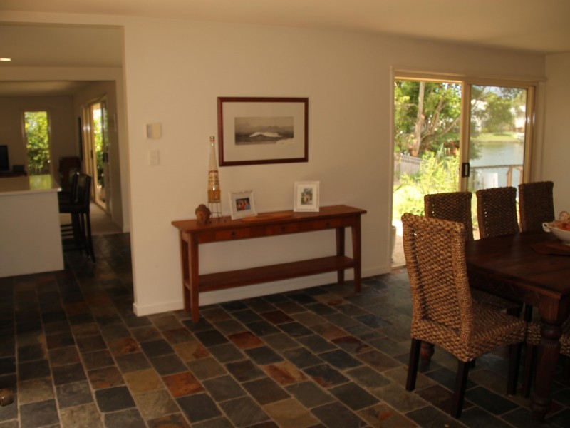 15 Riverbreeze Avenue, Noosa Waters QLD 4566