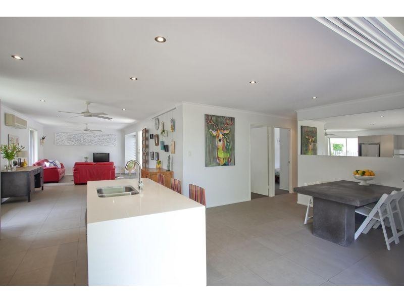 27 Tarina Street, Noosa Heads QLD 4567