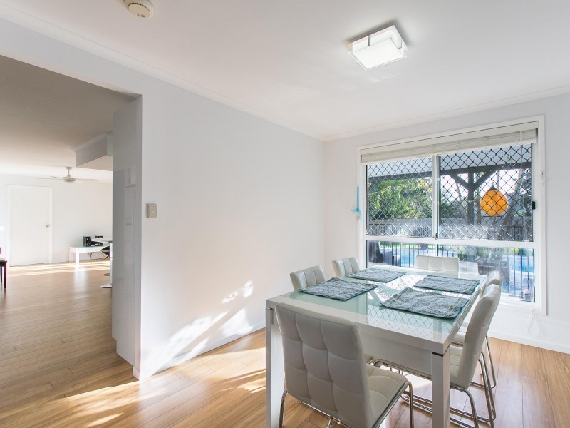 21 Wavecrest Drive, Castaways Beach QLD 4567