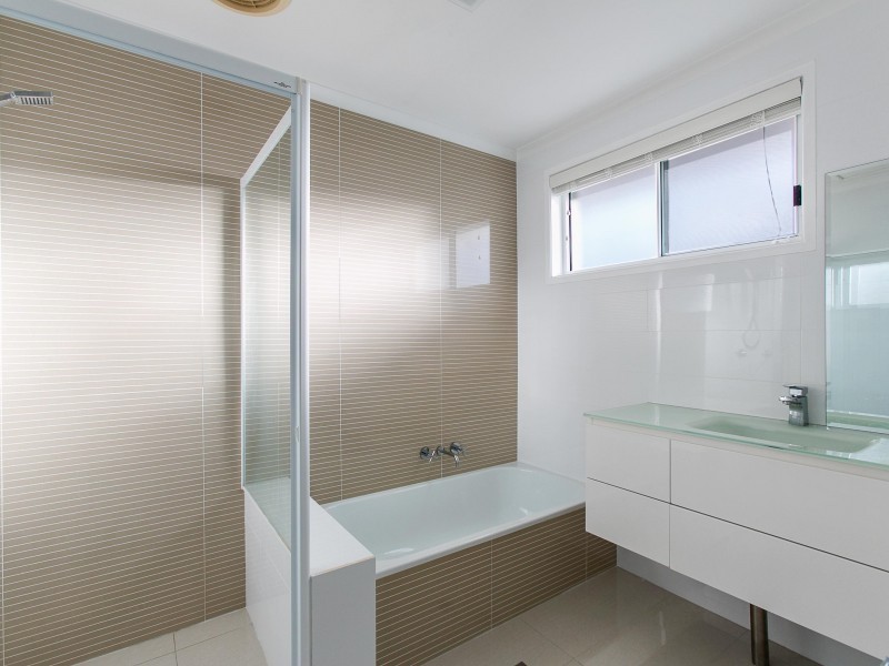 21 Wavecrest Drive, Castaways Beach QLD 4567