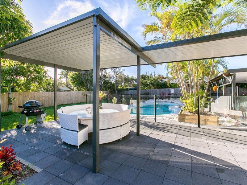 21 Wavecrest Drive, Castaways Beach QLD 4567