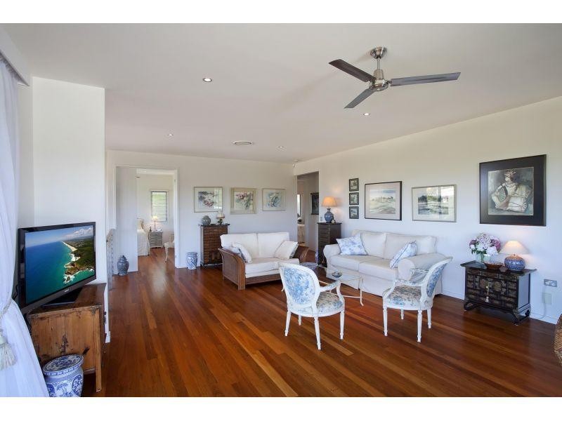 2/71 Southern Cross Parade, Sunrise Beach QLD 4567