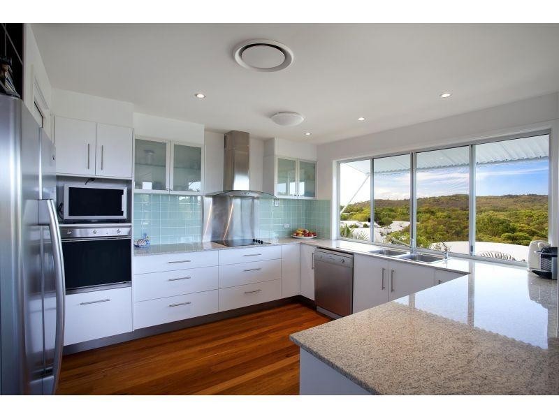 2/71 Southern Cross Parade, Sunrise Beach QLD 4567