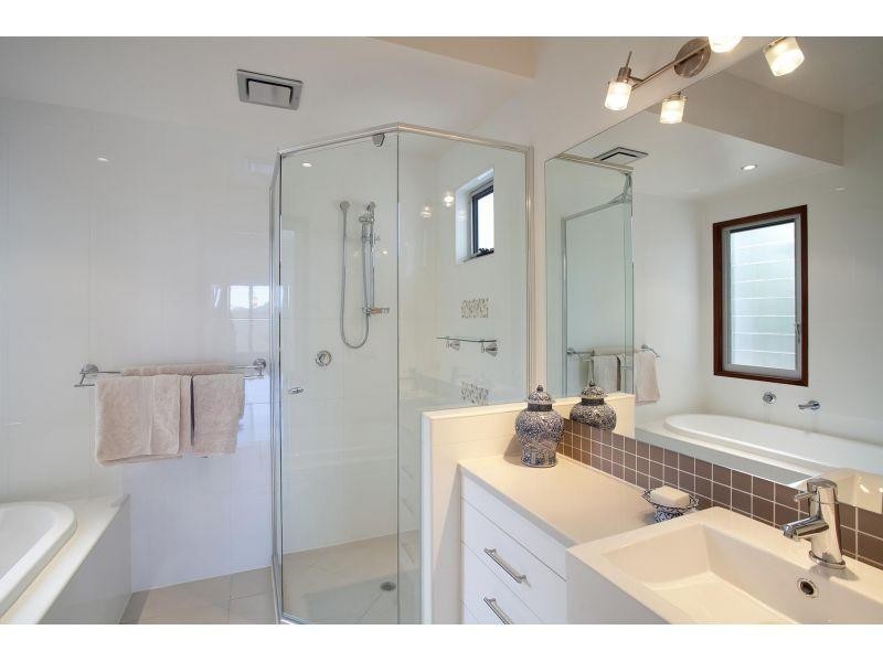 2/71 Southern Cross Parade, Sunrise Beach QLD 4567