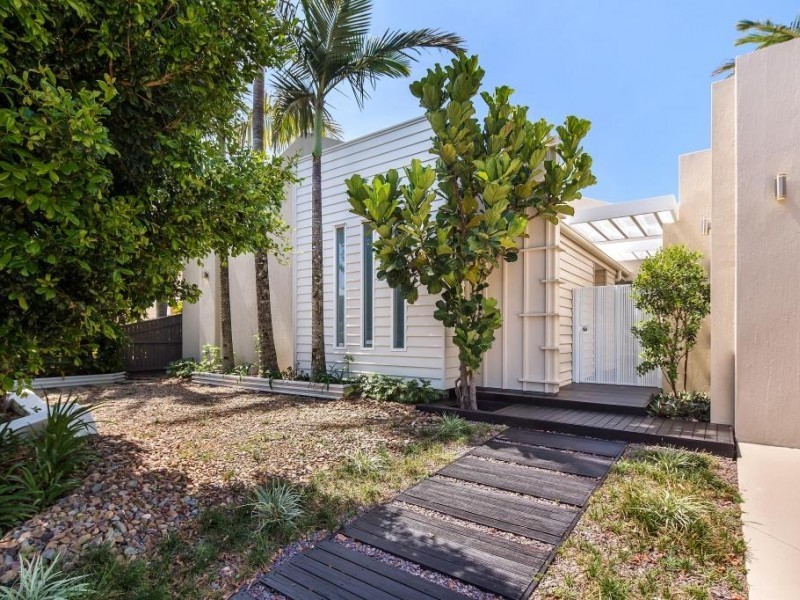 34 Waterside Court, Noosa Waters QLD 4566