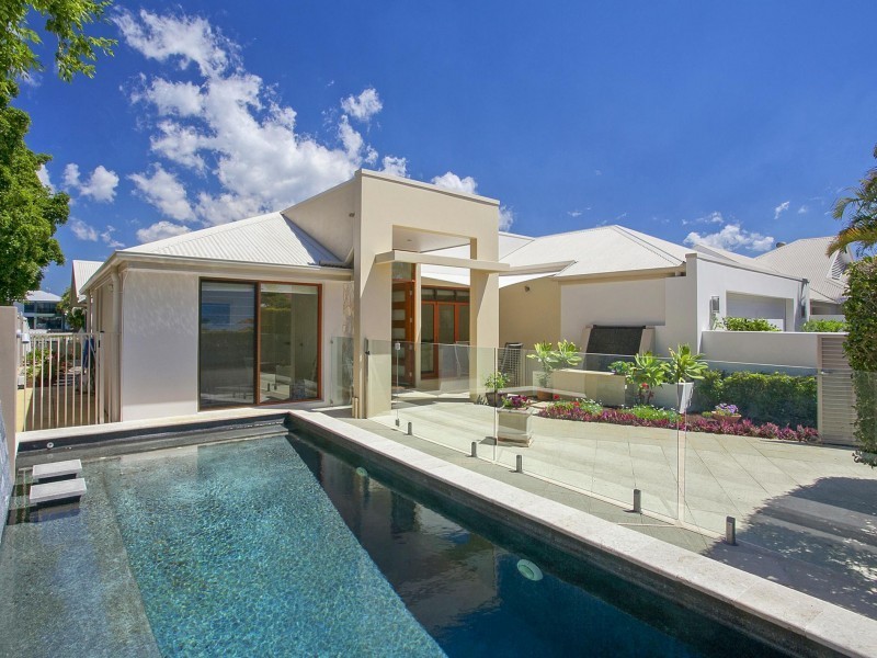 32 Mermaid Quay, Noosa Waters QLD 4566