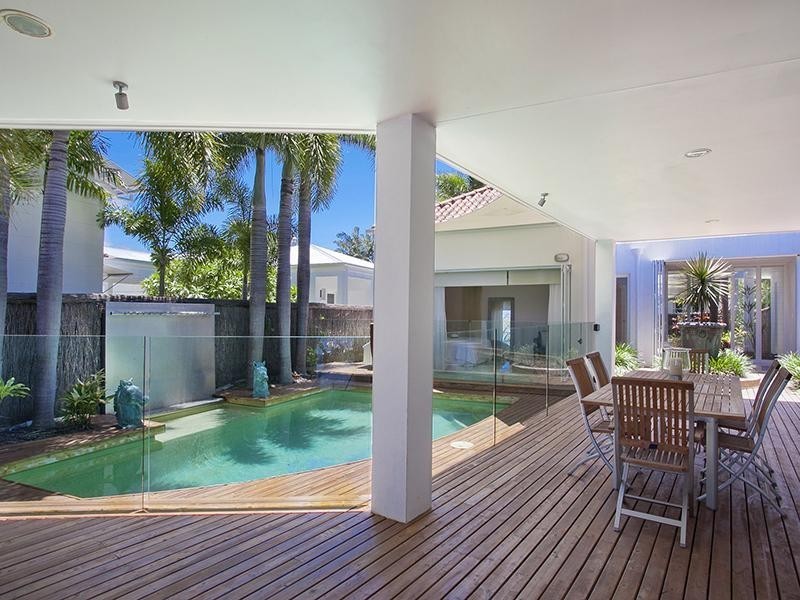 15 Waterside Court, Noosa Waters QLD 4566