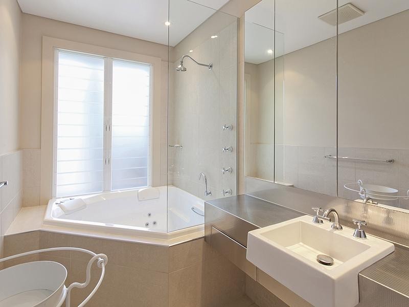 15 Waterside Court, Noosa Waters QLD 4566