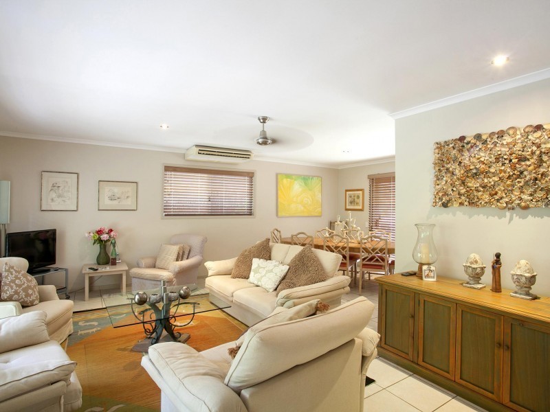 24 Currawong Street, Noosa Heads QLD 4567