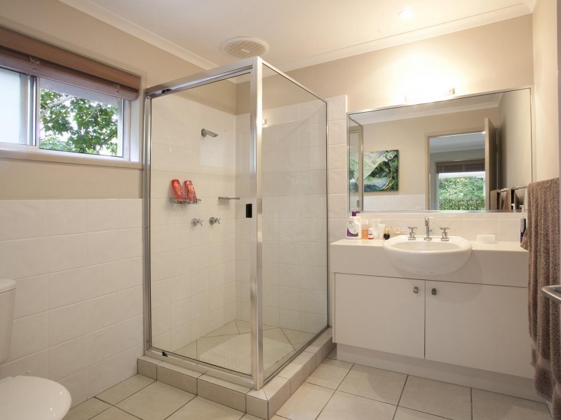 24 Currawong Street, Noosa Heads QLD 4567