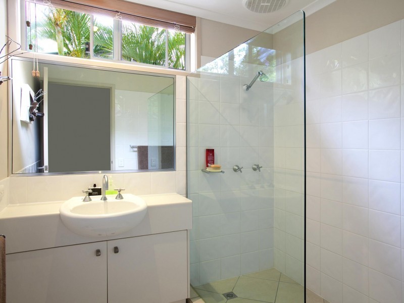 24 Currawong Street, Noosa Heads QLD 4567