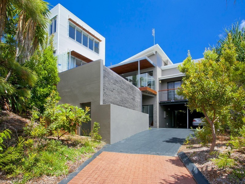 8 Compass Place, Sunrise Beach QLD 4567