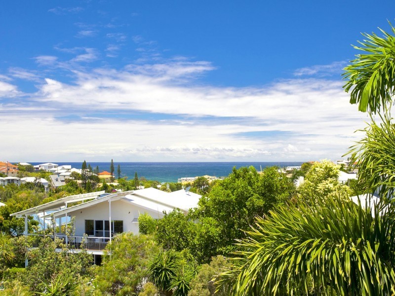 8 Compass Place, Sunrise Beach QLD 4567