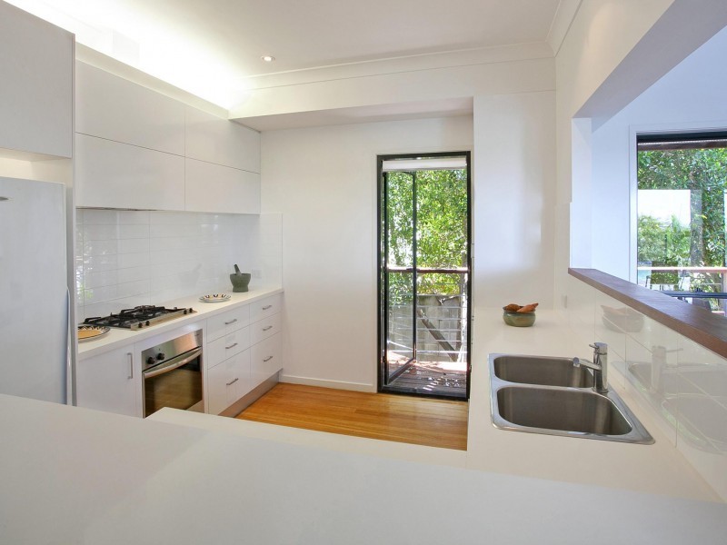 8 Compass Place, Sunrise Beach QLD 4567