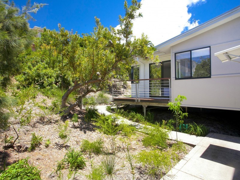 8 Compass Place, Sunrise Beach QLD 4567