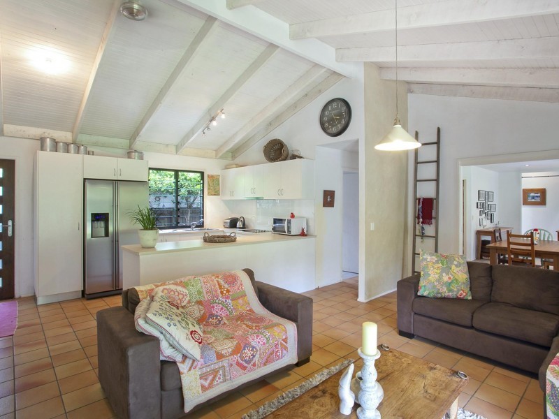 6 Sleepy Hollow Drive, Noosa Heads QLD 4567