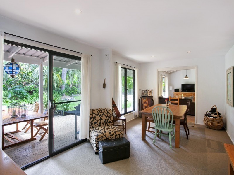 6 Sleepy Hollow Drive, Noosa Heads QLD 4567