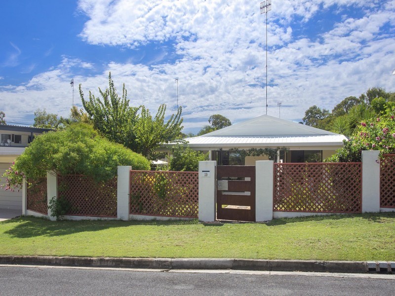 19 Sleepy Hollow Drive, Noosa Heads QLD 4567