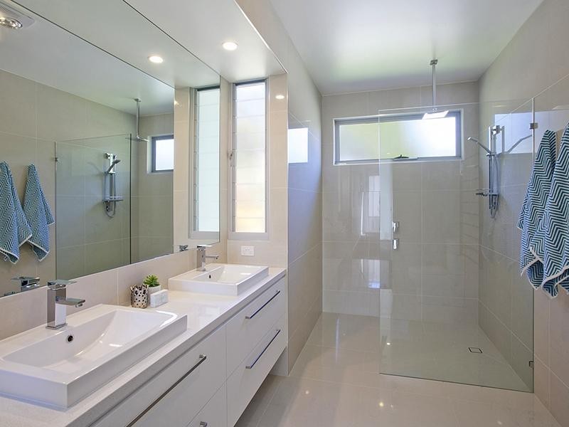 12 Coral Tree Avenue, Noosa Heads QLD 4567