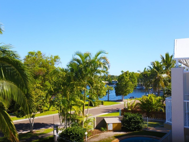 1 & 2/18 Sunseeker Close, Noosaville QLD 4566