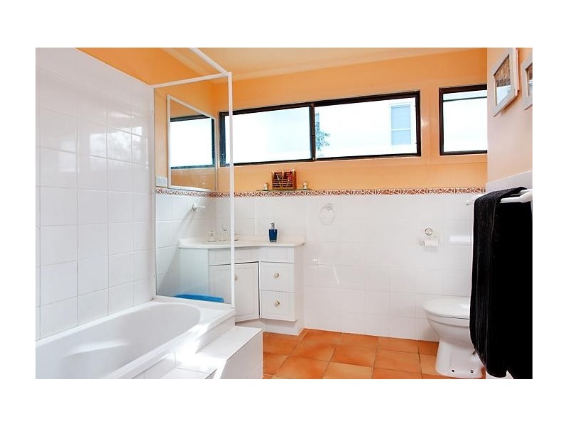 18 Orealla Crescent, Sunrise Beach QLD 4567