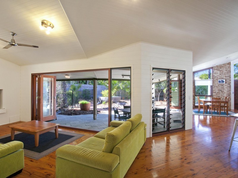 27 Currawong Street, Noosa Heads QLD 4567