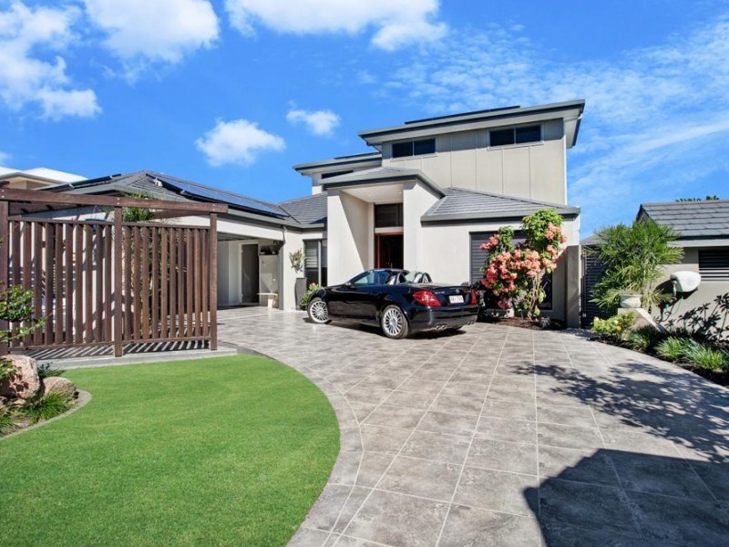 9 Seahorse Place, Noosa Waters QLD 4566