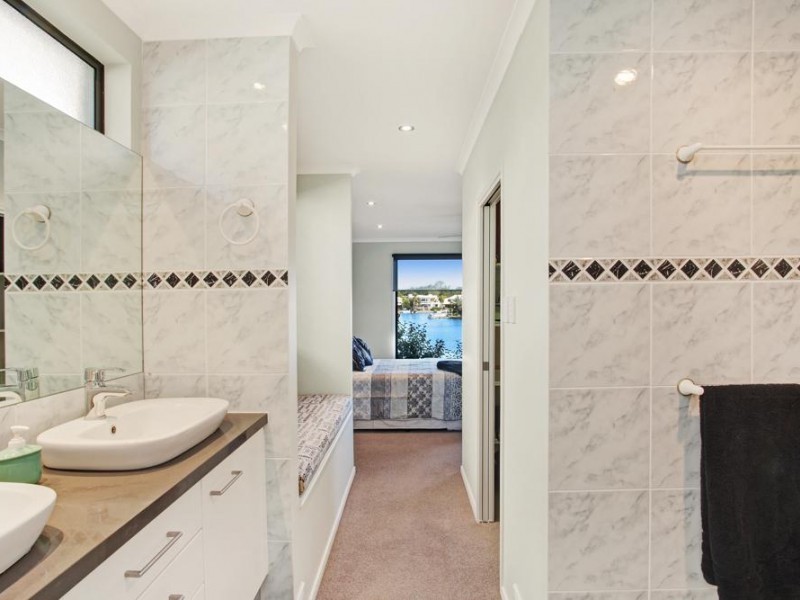 9 Seahorse Place, Noosa Waters QLD 4566