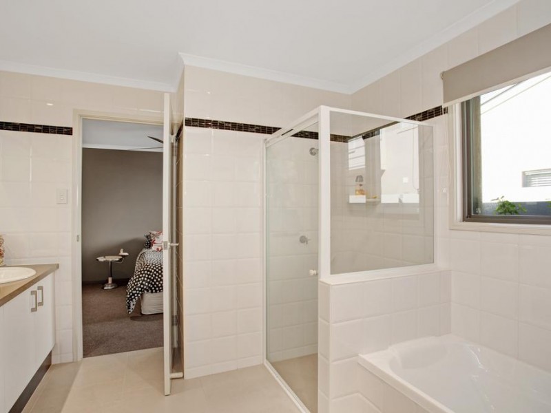 9 Seahorse Place, Noosa Waters QLD 4566