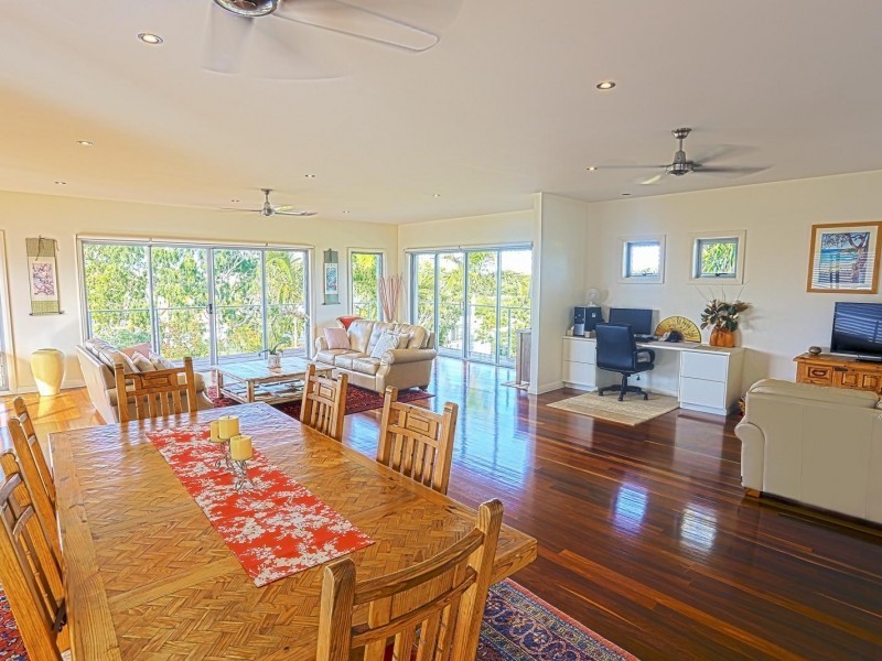 2  Seafarer Court, Castaways Beach QLD 4567