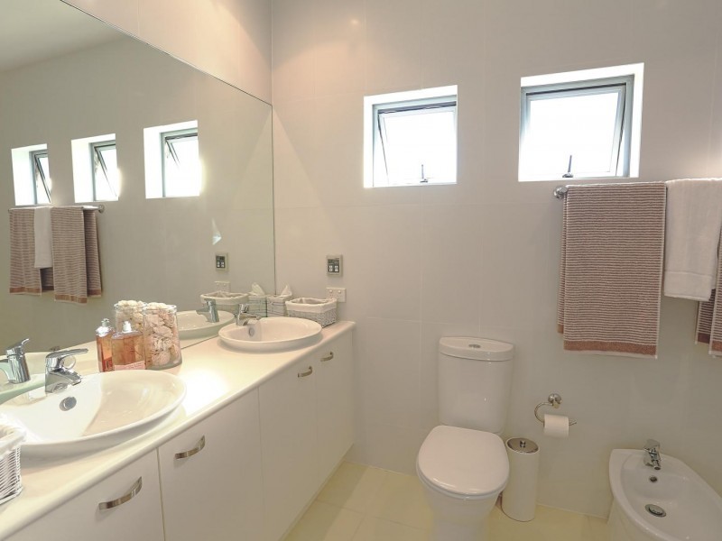 2  Seafarer Court, Castaways Beach QLD 4567