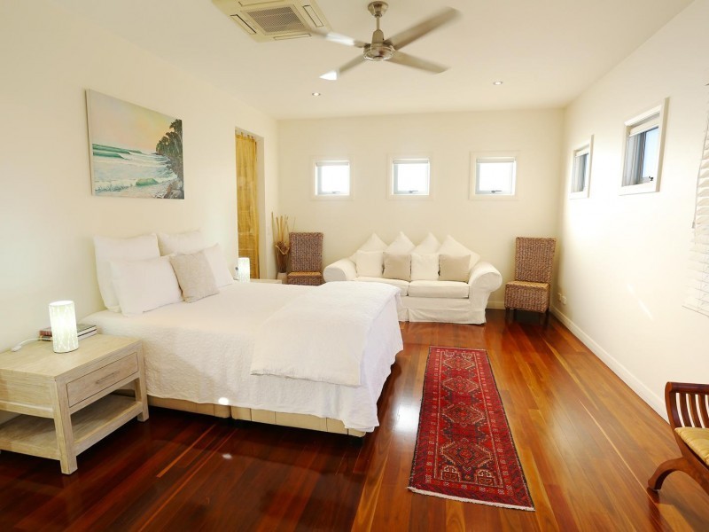 2  Seafarer Court, Castaways Beach QLD 4567