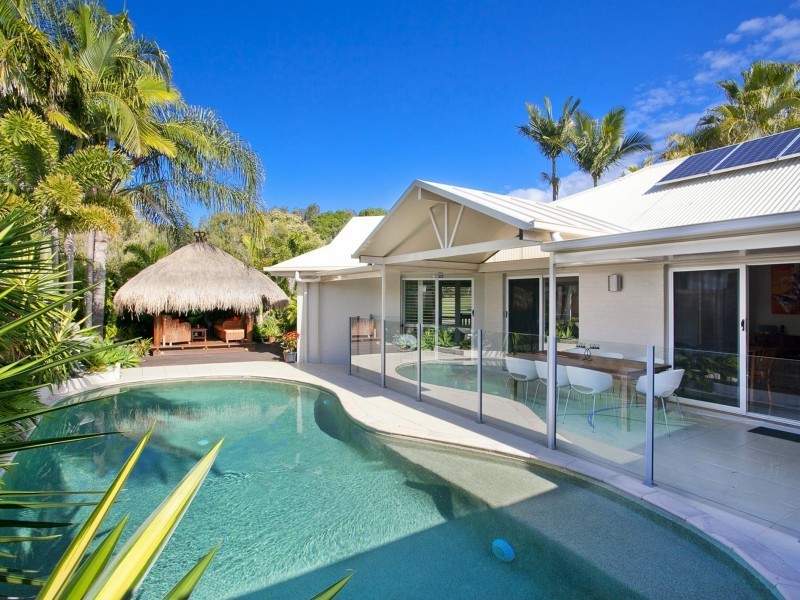 1 Seashell Place, Noosa Waters QLD 4566