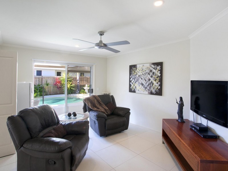 1 Seashell Place, Noosa Waters QLD 4566