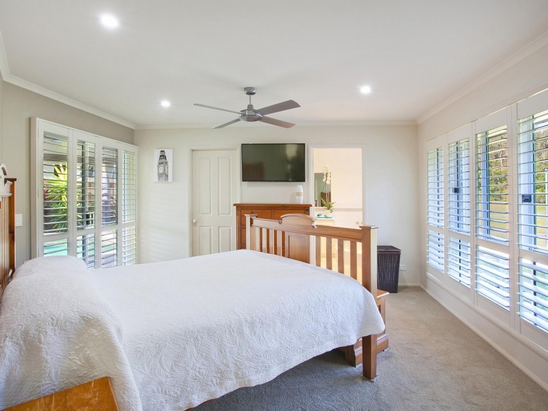 1 Seashell Place, Noosa Waters QLD 4566