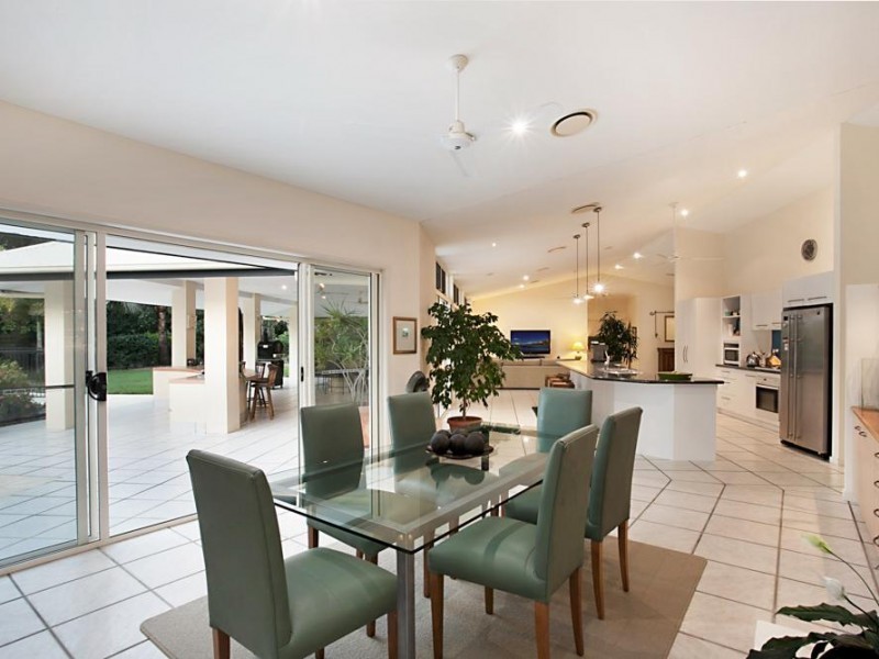 258 Illoura Place, Cooroibah QLD 4565