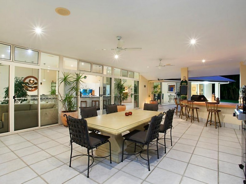 258 Illoura Place, Cooroibah QLD 4565