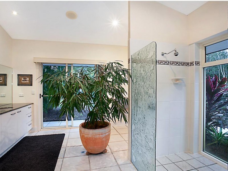 258 Illoura Place, Cooroibah QLD 4565