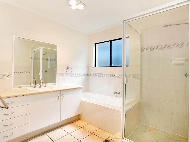 42 Shipyard Circuit, Noosa Waters QLD 4566