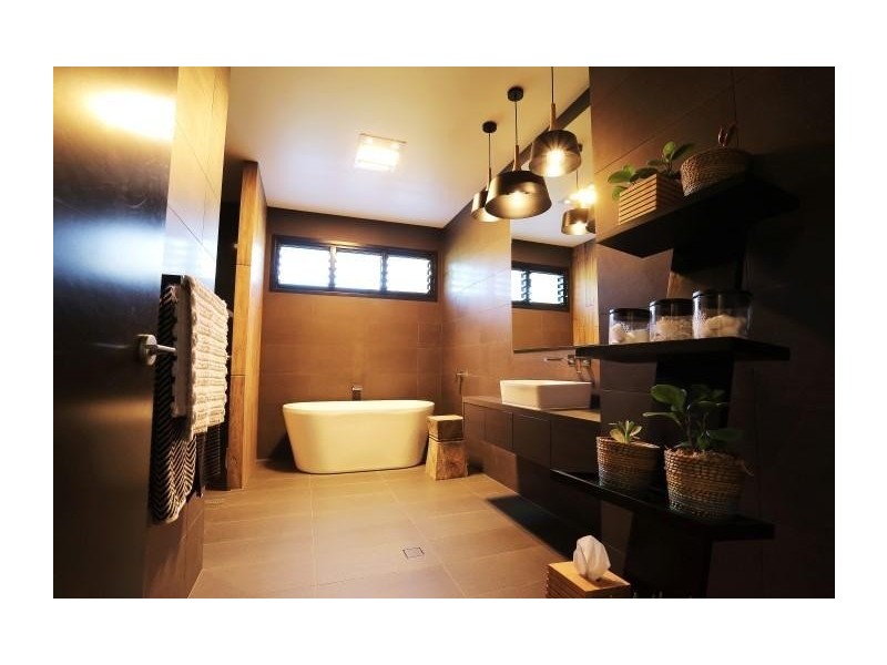 2 Jirrima Crescent, Cooroibah QLD 4565