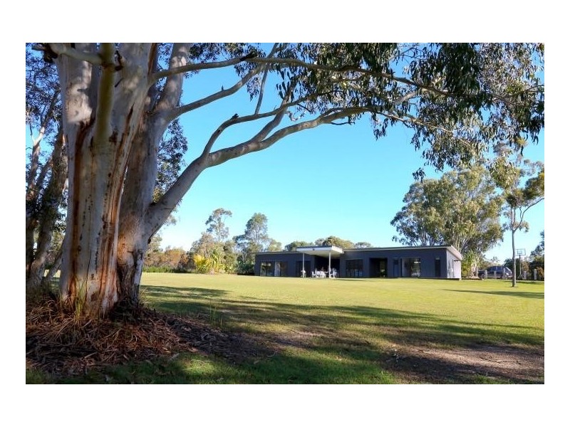 2 Jirrima Crescent, Cooroibah QLD 4565