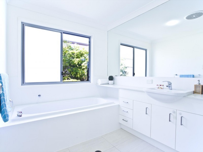 1 Lindfield Circuit, Noosaville QLD 4566