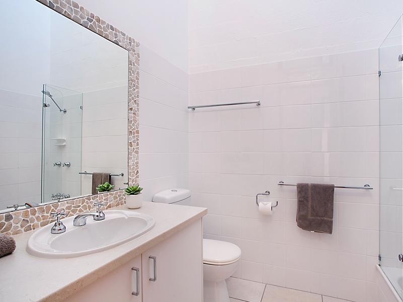 2/5 Peza Court, Noosa Heads QLD 4567